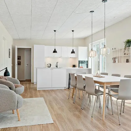 4 Bedroom Beautiful In Vestervig